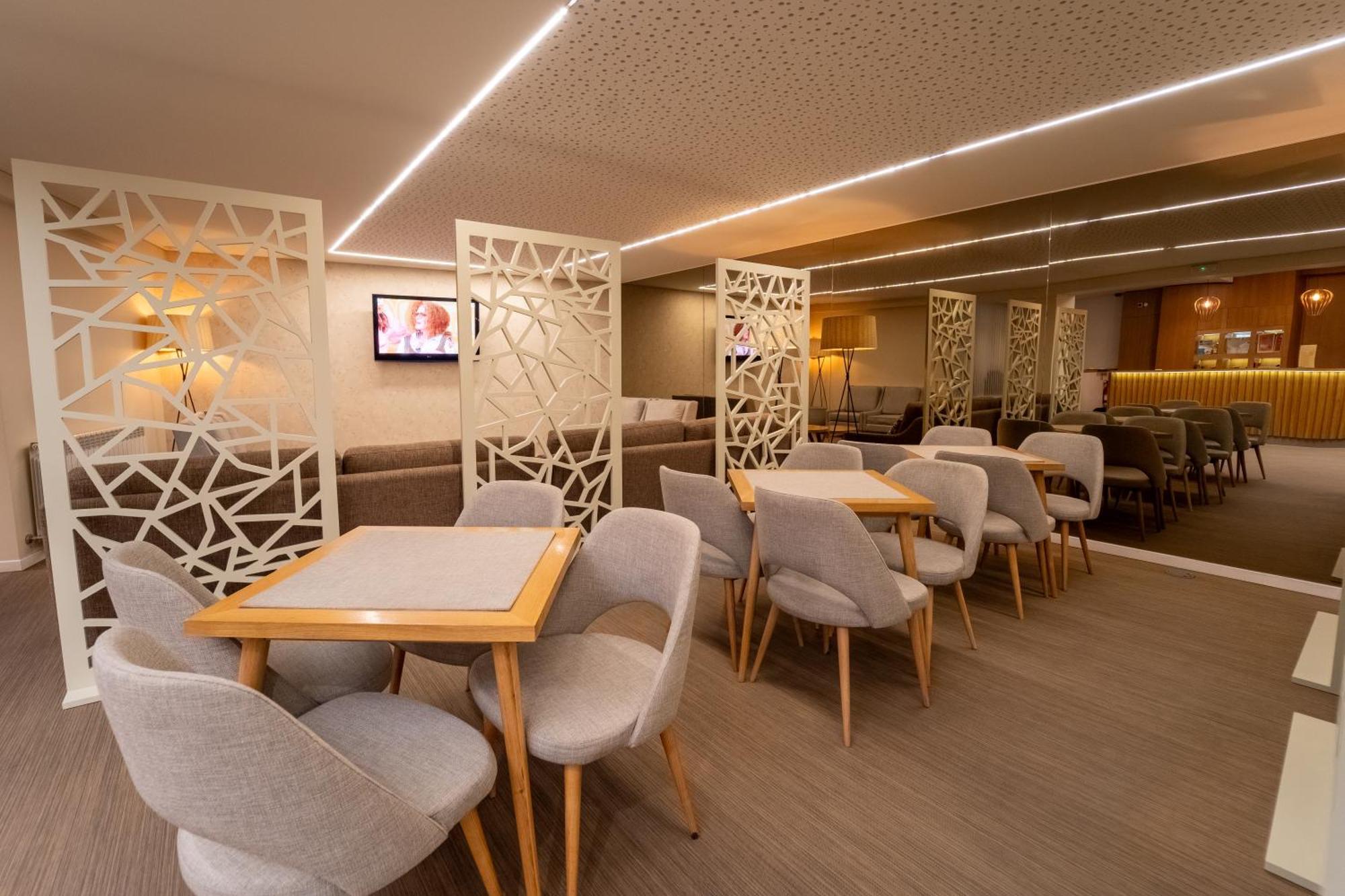 Adelaide Hotel Герес Екстериор снимка