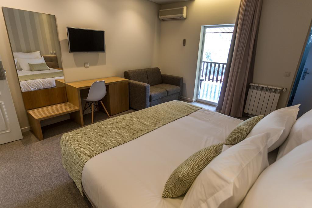 Adelaide Hotel Герес Екстериор снимка
