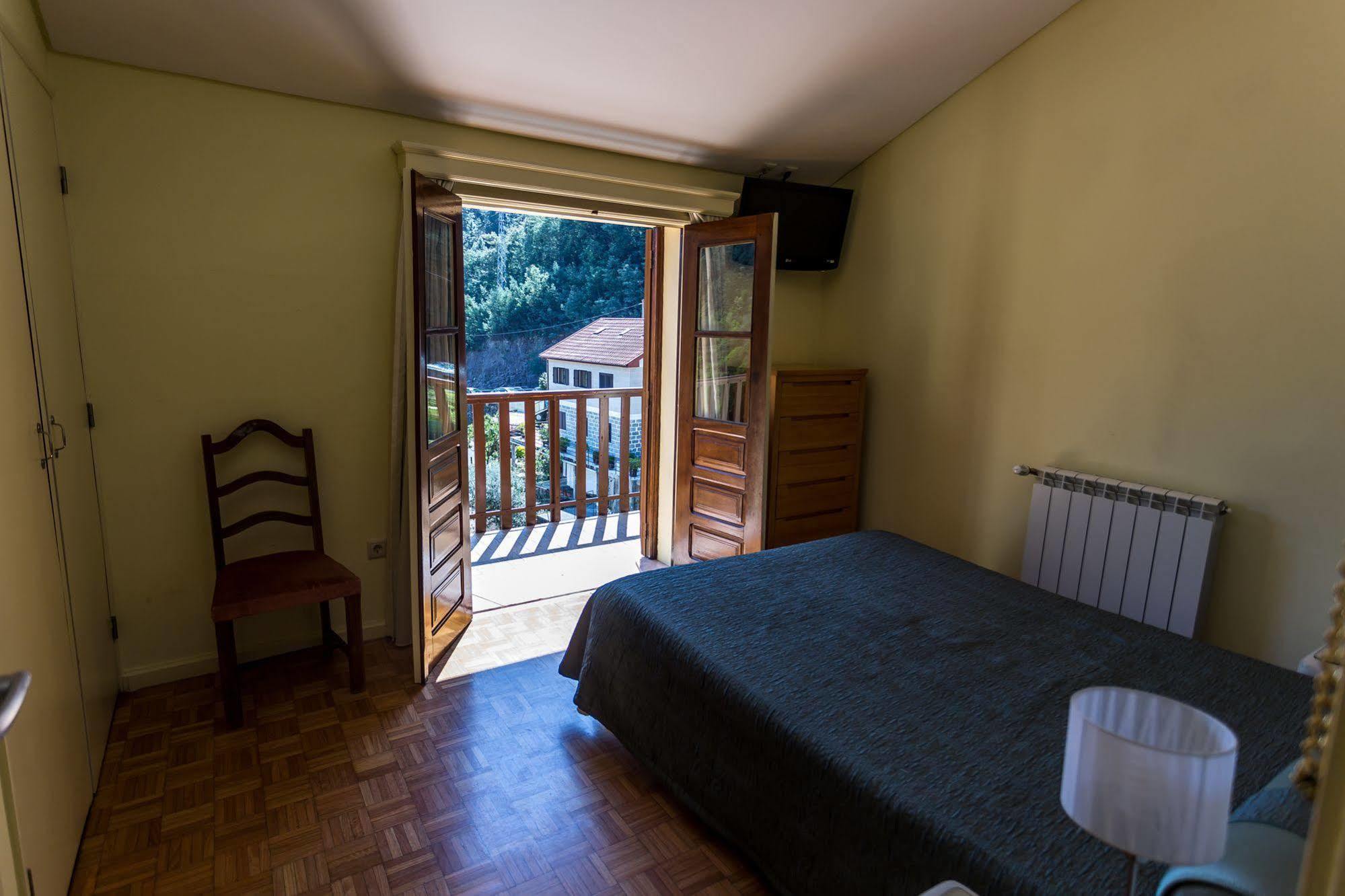 Adelaide Hotel Герес Екстериор снимка