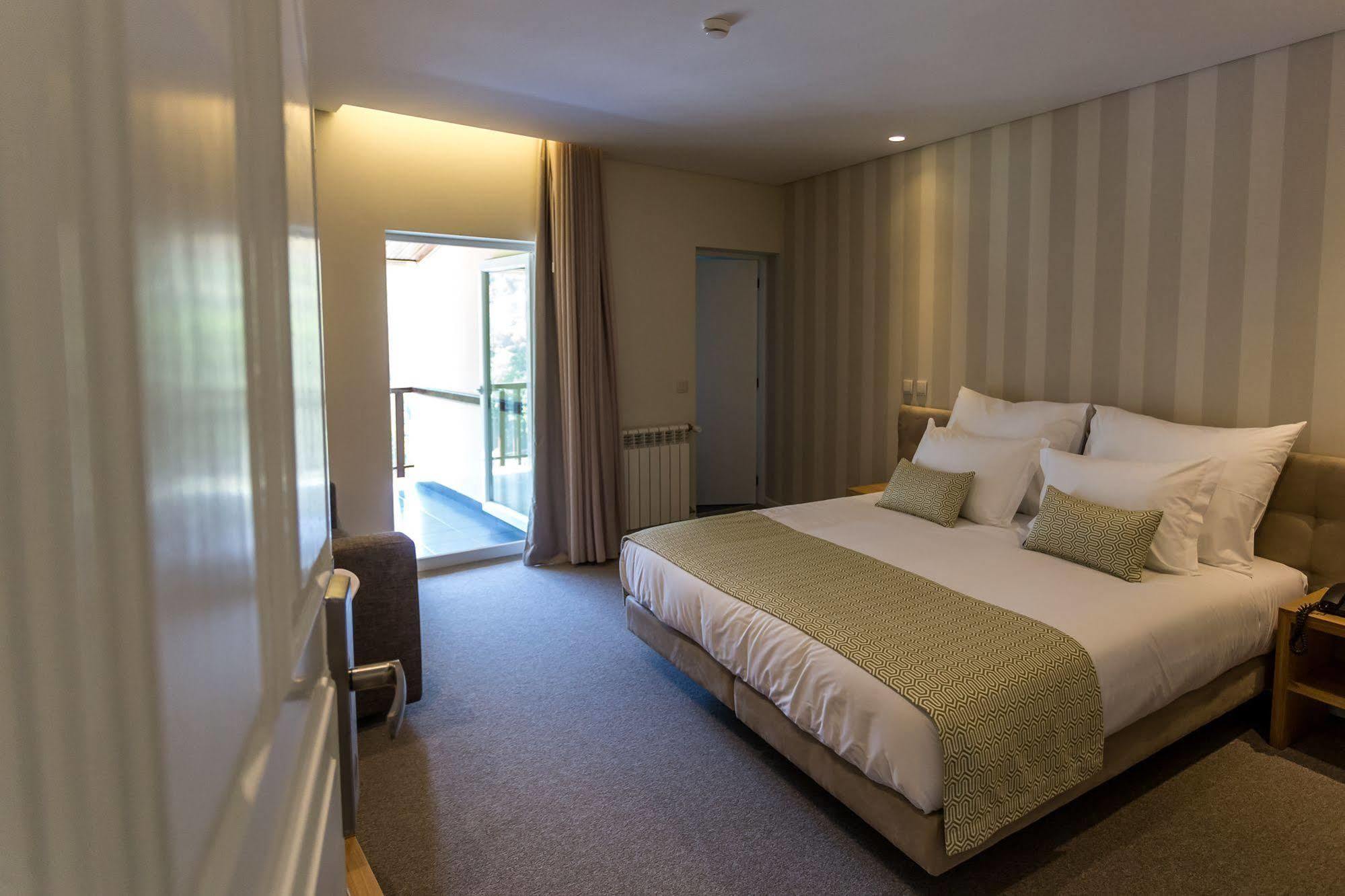 Adelaide Hotel Герес Екстериор снимка