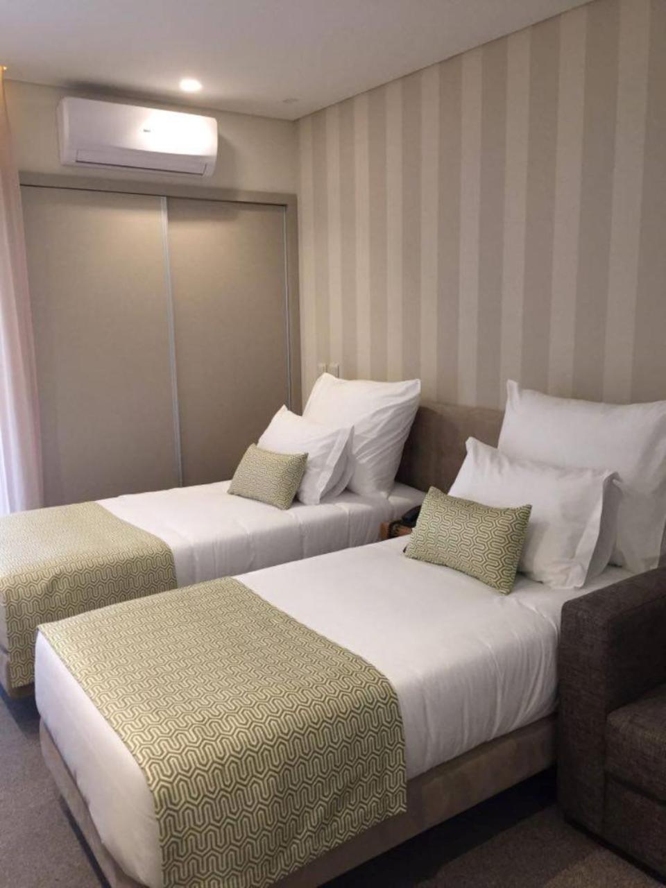 Adelaide Hotel Герес Екстериор снимка