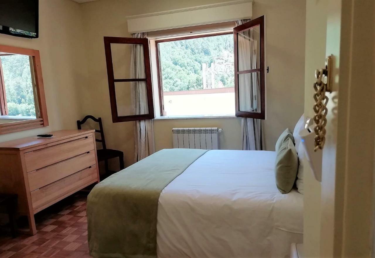Adelaide Hotel Герес Екстериор снимка
