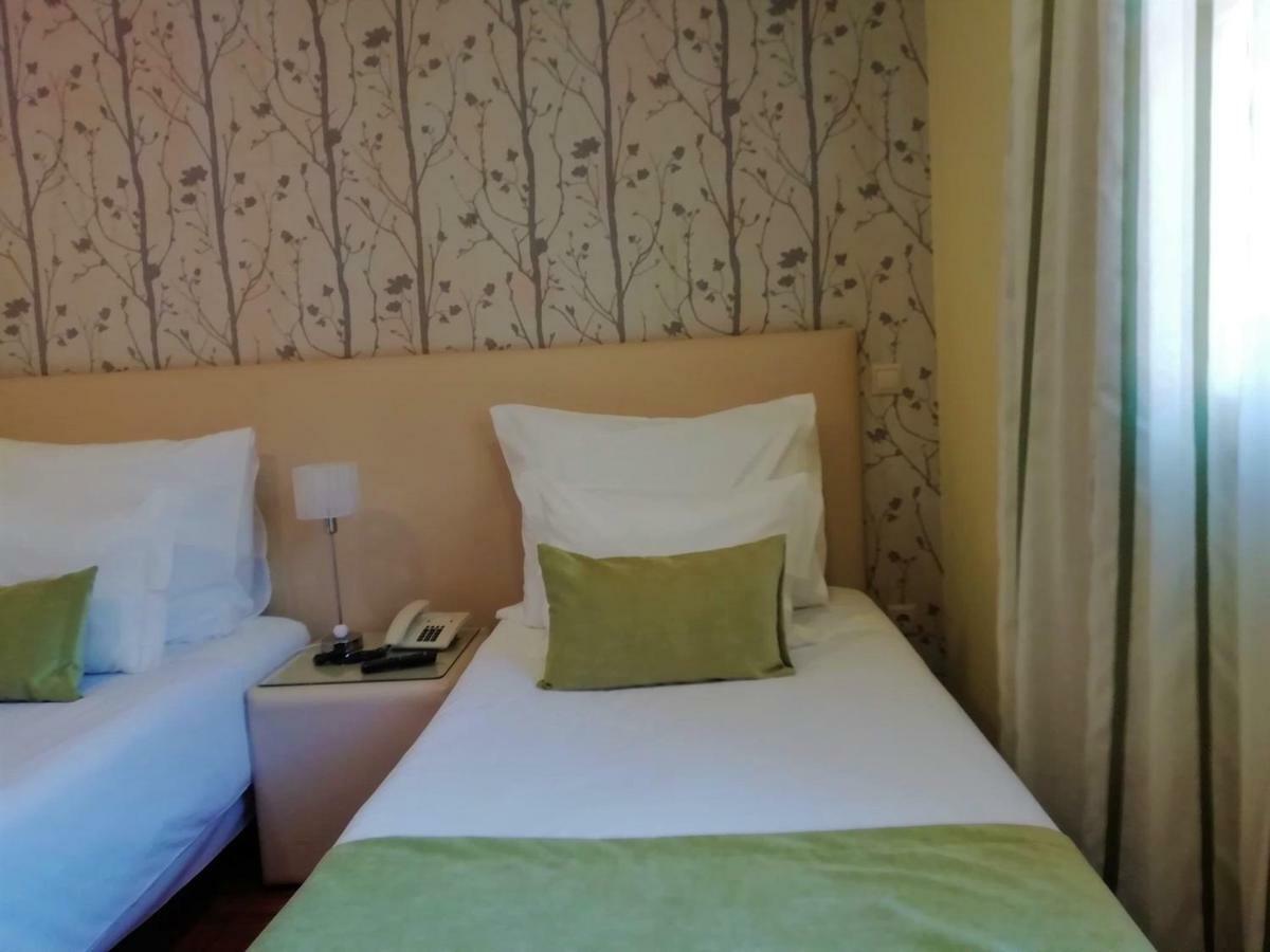 Adelaide Hotel Герес Екстериор снимка